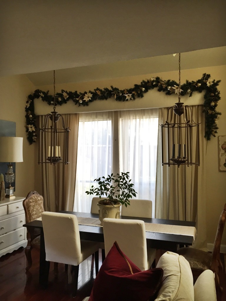 Bookshelf Bliss in the Dining Room startwithfourwalls.com